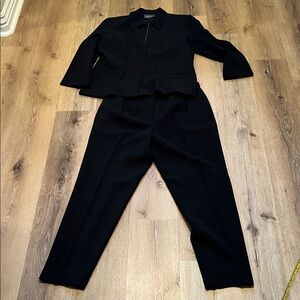 Harold’s Black Women's Pantsuit 14